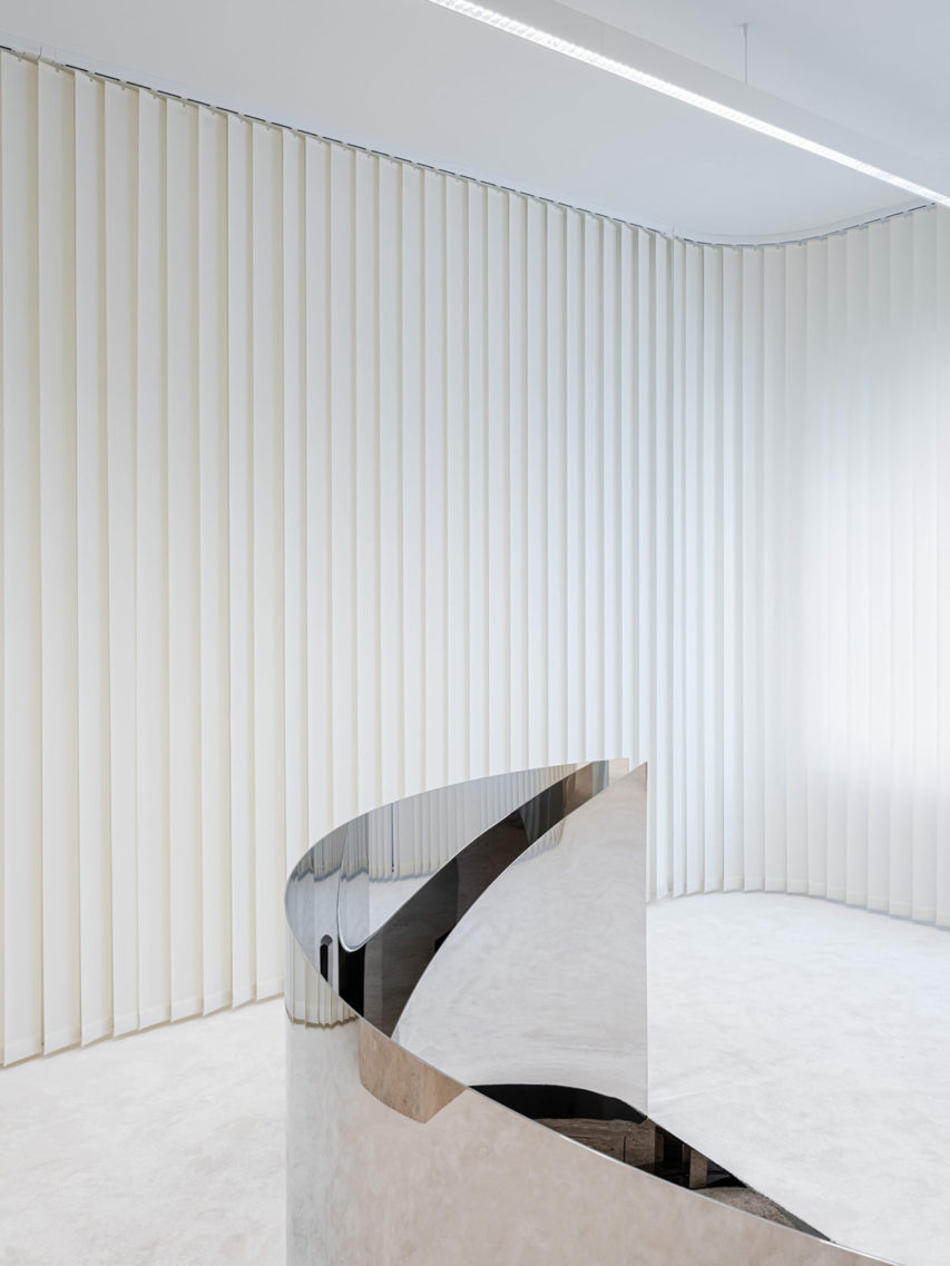 Amina muaddi showroom milan hall studioboom architetti